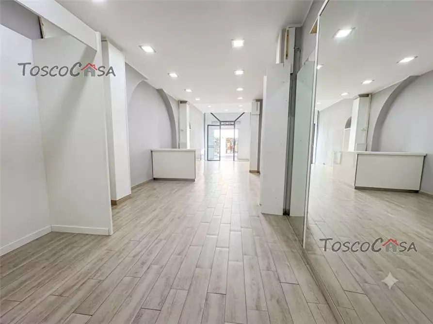 Immagine 2 di Attività commerciale in affitto  a Fucecchio