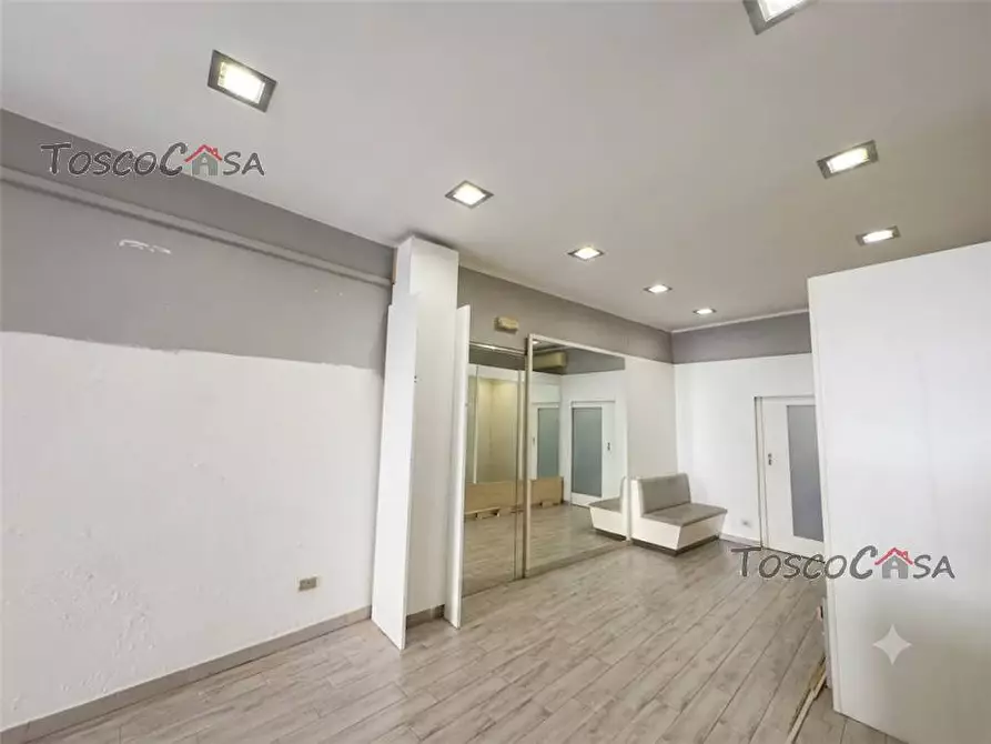 Immagine 4 di Attività commerciale in affitto  a Fucecchio