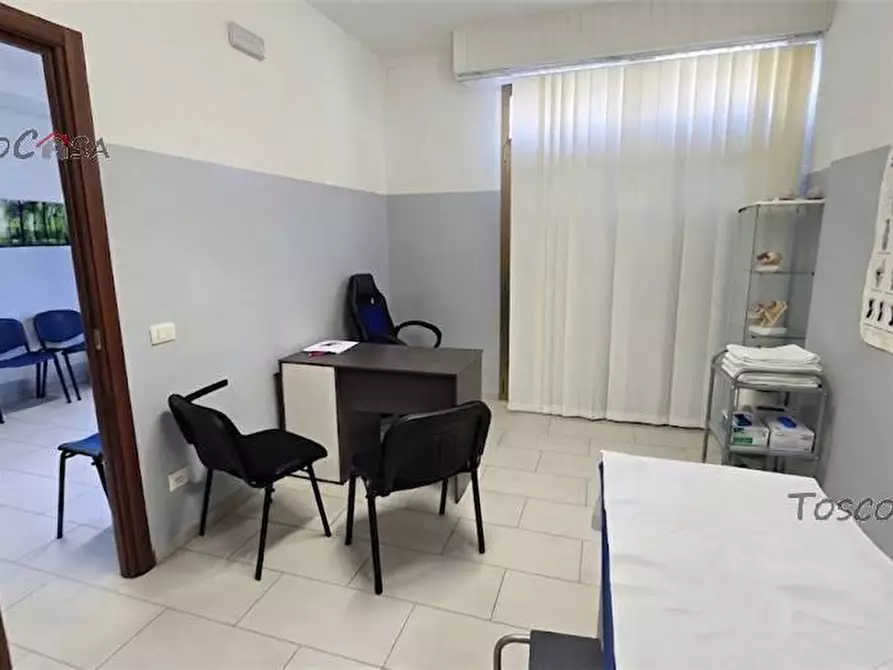 Immagine 4 di Ufficio in affitto  a Fucecchio