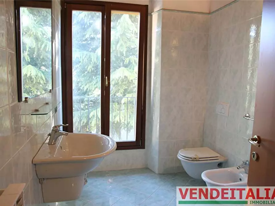 Immagine 10 di Appartamento in vendita  in Via Vallardi a Appiano Gentile