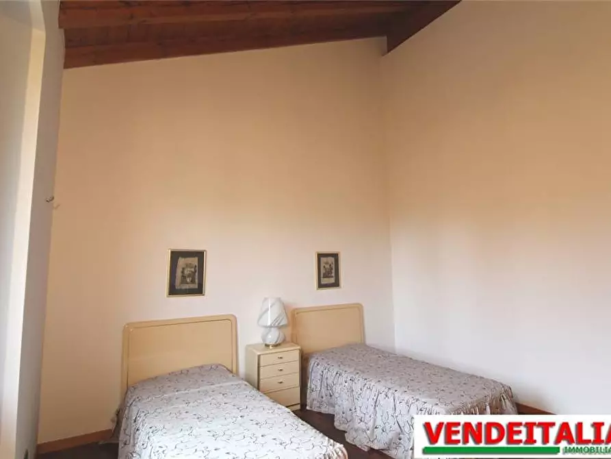 Immagine 4 di Appartamento in vendita  in Via Vallardi a Appiano Gentile