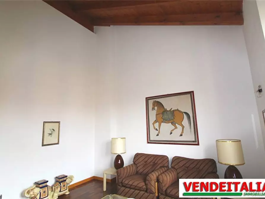 Immagine 8 di Appartamento in vendita  in Via Vallardi a Appiano Gentile