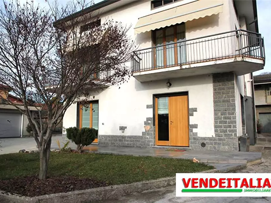 Immagine 14 di Appartamento in vendita  in Via rossini a Guanzate