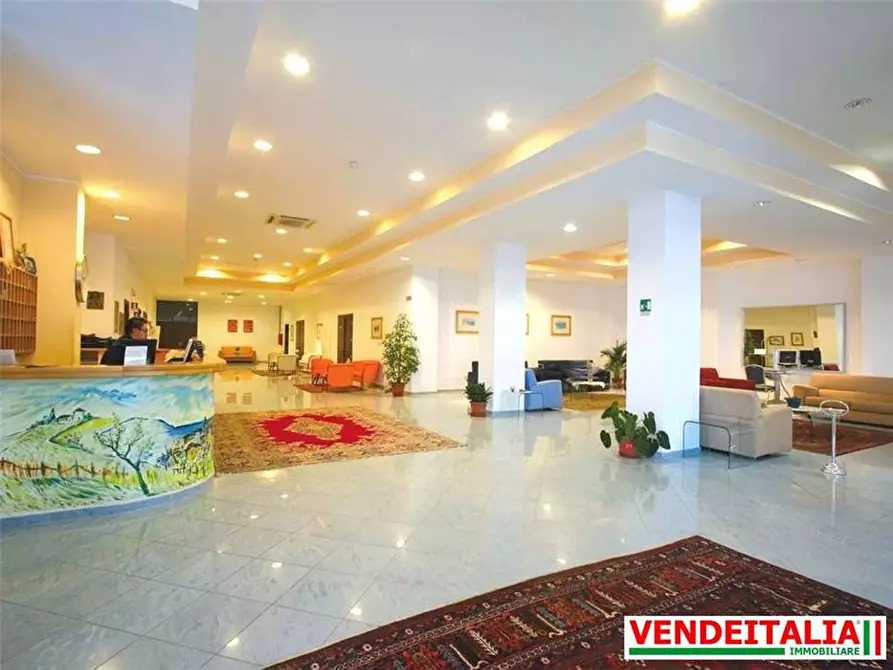 Immagine 3 di Albergo/B&B/Residence in vendita  in Via strada statale, 188 a Pizzo