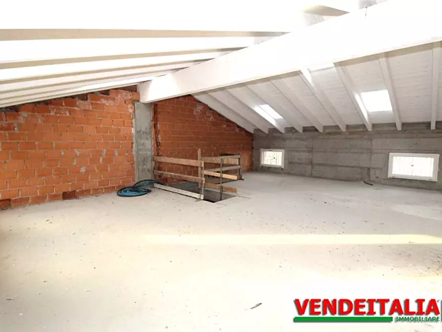 Immagine 3 di Appartamento in vendita  in Via foscolo a Rovellasca
