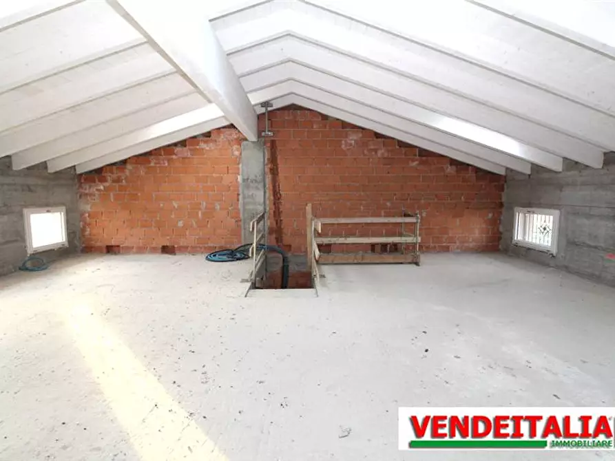 Immagine 4 di Appartamento in vendita  in Via foscolo a Rovellasca