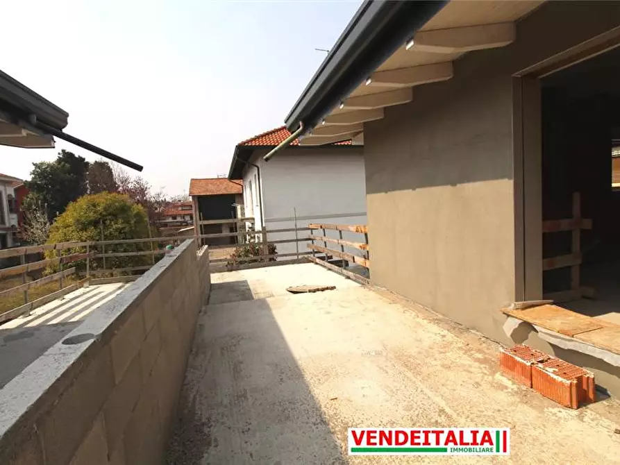 Immagine 10 di Villa in vendita  a Rovellasca