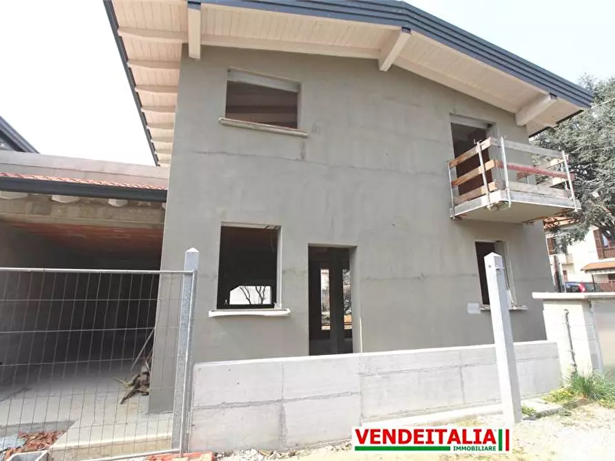 Immagine 12 di Villa in vendita  a Rovellasca