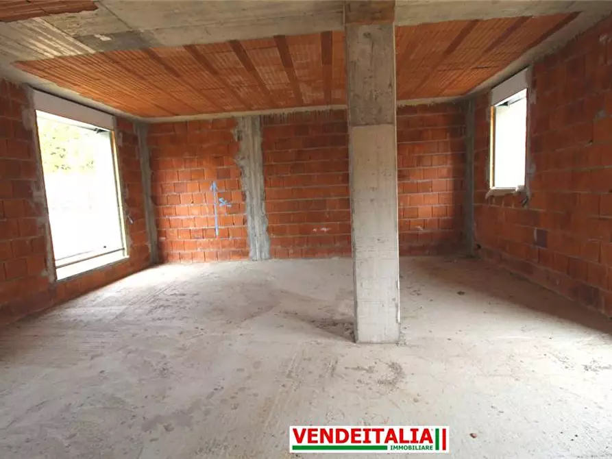Immagine 13 di Villa in vendita  a Rovellasca