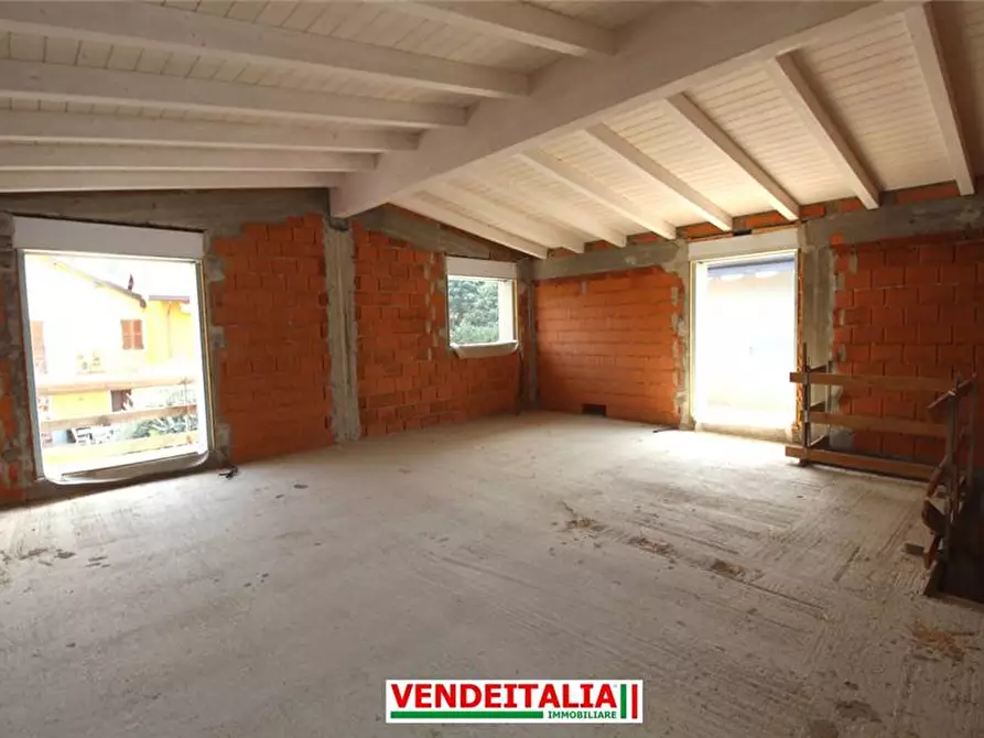 Immagine 14 di Villa in vendita  a Rovellasca