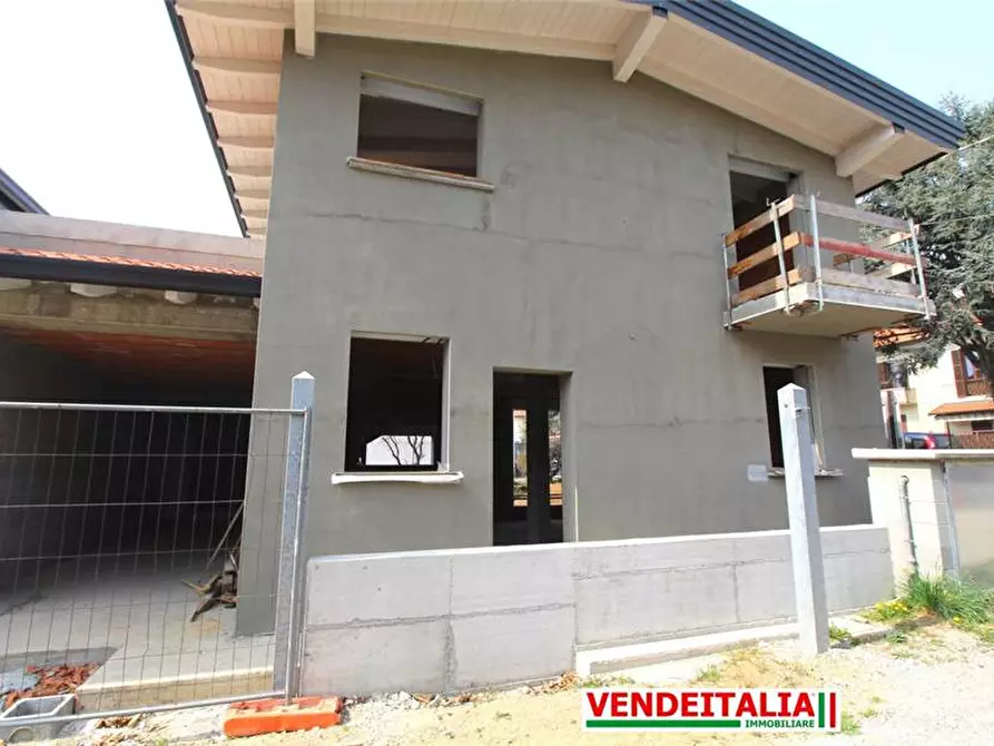Immagine 2 di Villa in vendita  a Rovellasca
