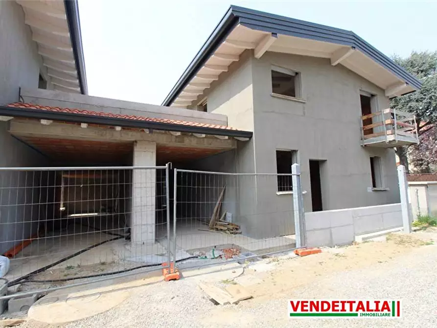 Immagine 6 di Villa in vendita  a Rovellasca
