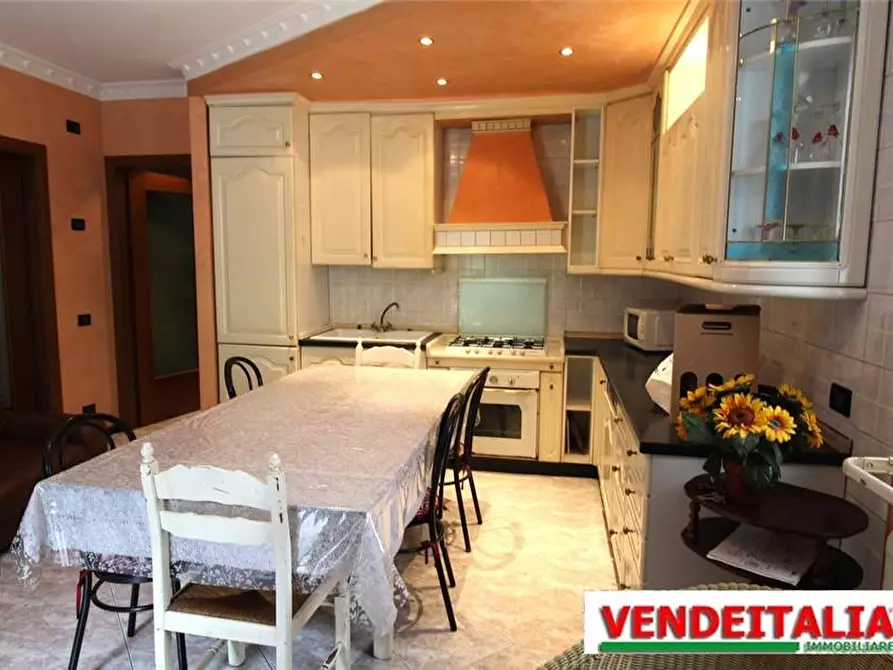 Immagine 2 di Appartamento in vendita  in Via Napoleona Alta a Como
