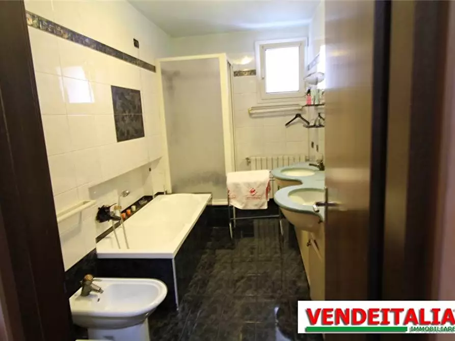 Immagine 9 di Appartamento in vendita  in Via Napoleona Alta a Como