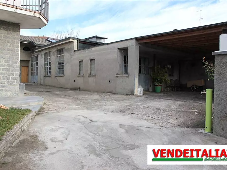Immagine 3 di Porzione di casa in vendita  a Guanzate