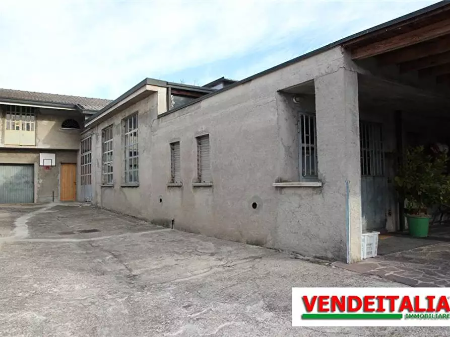Immagine 4 di Porzione di casa in vendita  a Guanzate