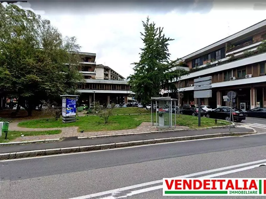 Immagine 1 di Ufficio in vendita  a Varese