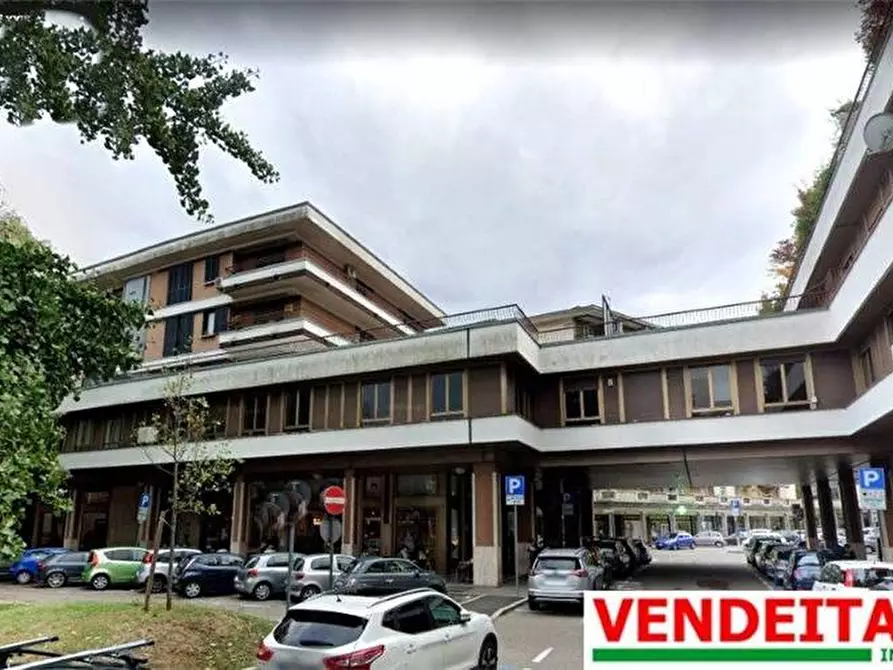 Immagine 3 di Ufficio in vendita  a Varese