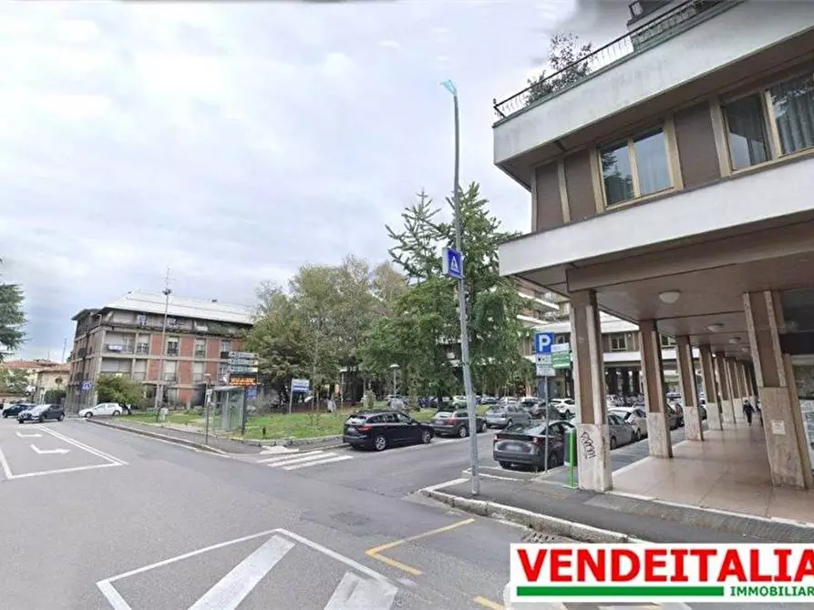 Immagine 5 di Ufficio in vendita  a Varese