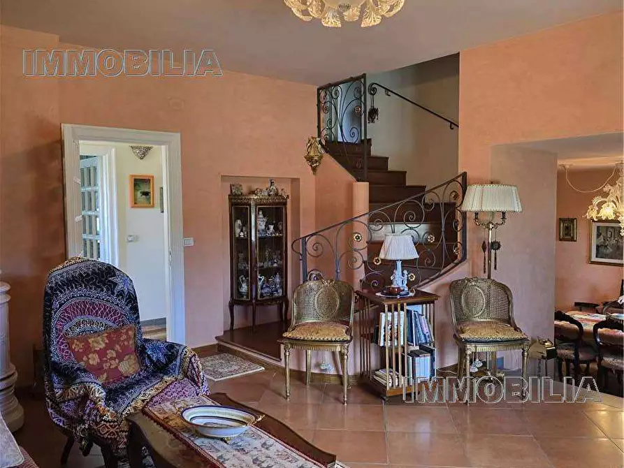 Immagine 10 di Porzione di casa in vendita  a Arezzo