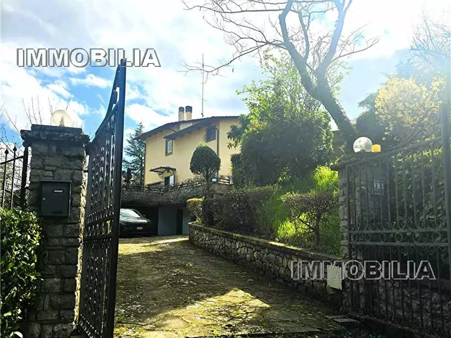 Immagine 2 di Porzione di casa in vendita  a Arezzo