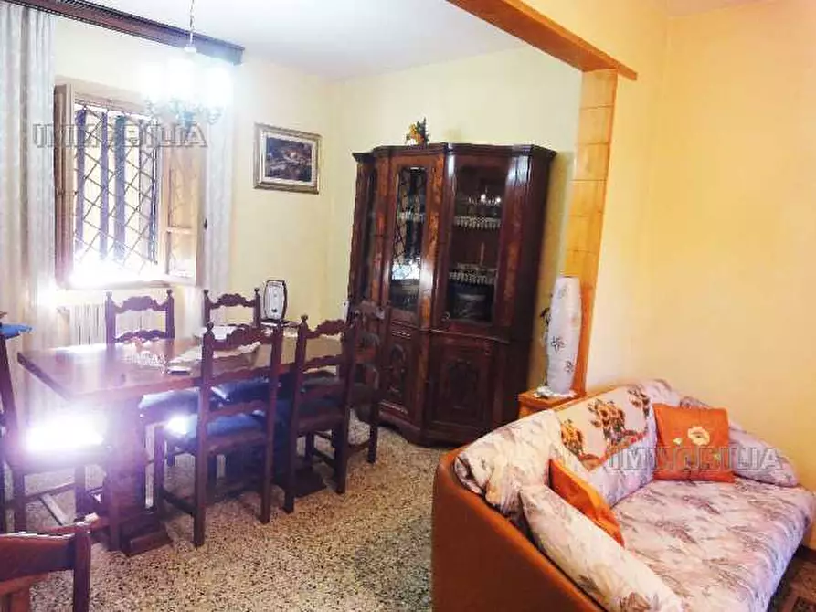 Immagine 2 di Rustico / casale in vendita  a Arezzo