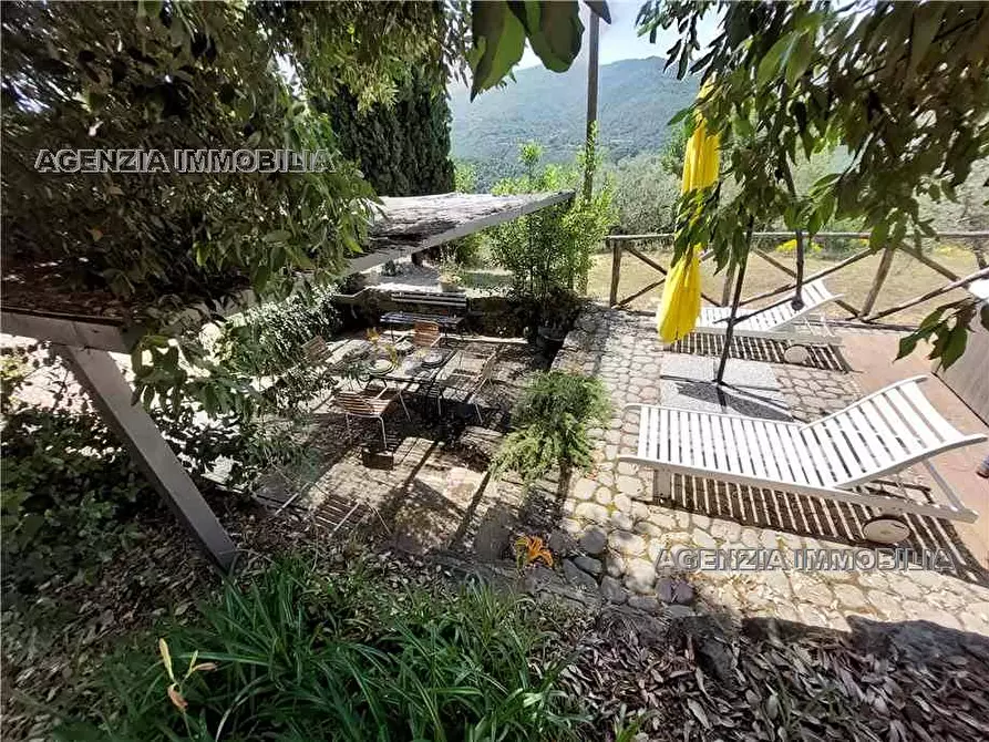Immagine 7 di Rustico / casale in vendita  a Arezzo