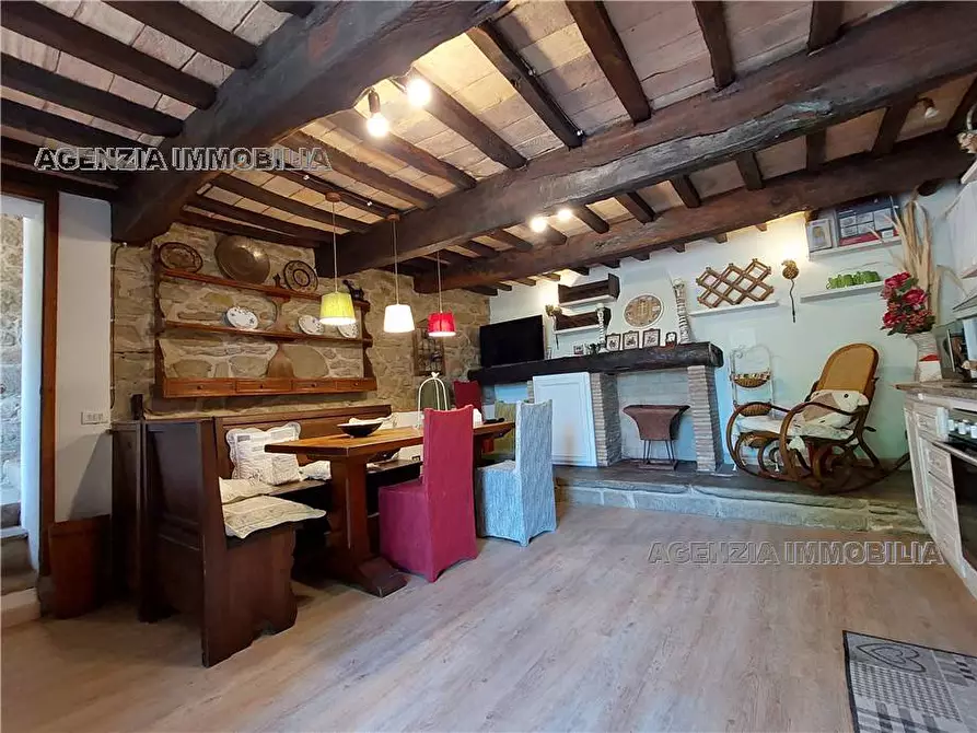 Immagine 4 di Rustico / casale in vendita  a Arezzo