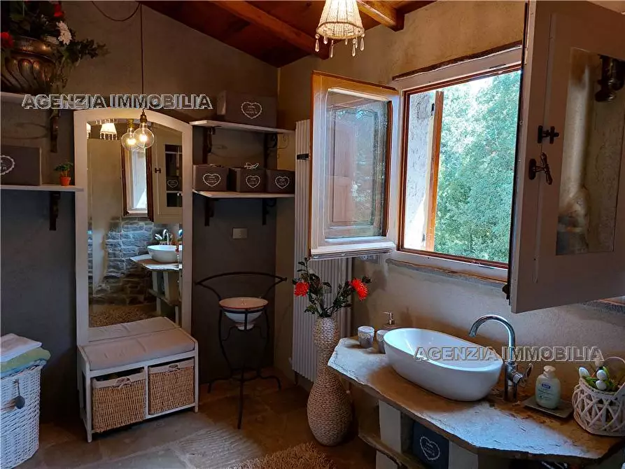 Immagine 5 di Rustico / casale in vendita  a Arezzo