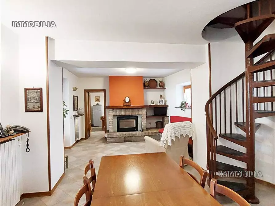 Immagine 11 di Villa in vendita  a Città Di Castello