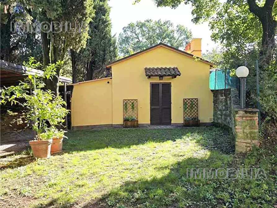 Immagine 12 di Villa in vendita  a Arezzo
