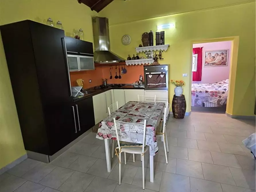 Immagine 13 di Villa in vendita  a Arezzo