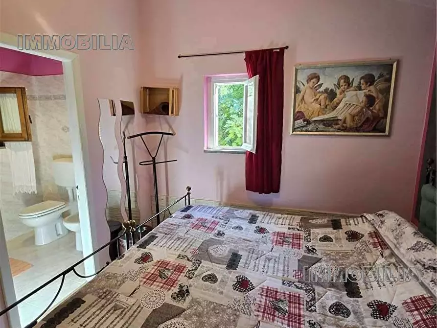 Immagine 14 di Villa in vendita  a Arezzo