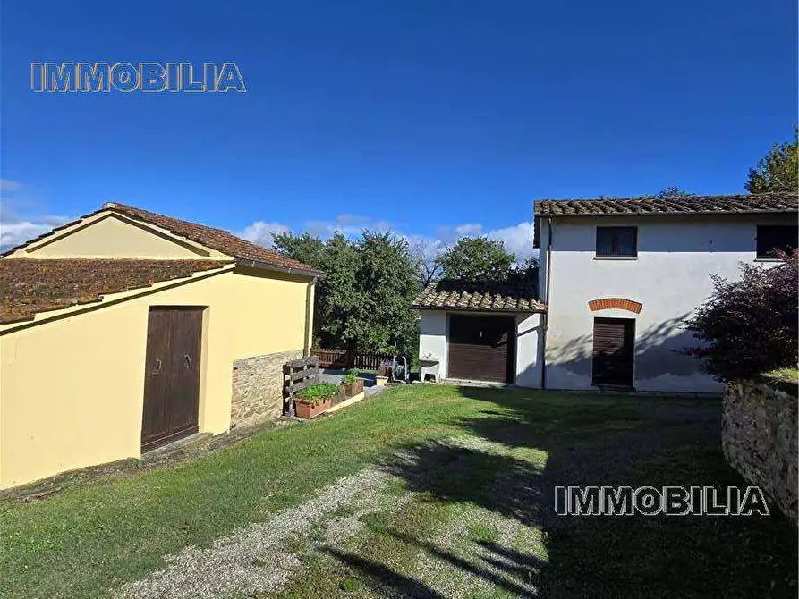 Immagine 16 di Villa in vendita  a Arezzo
