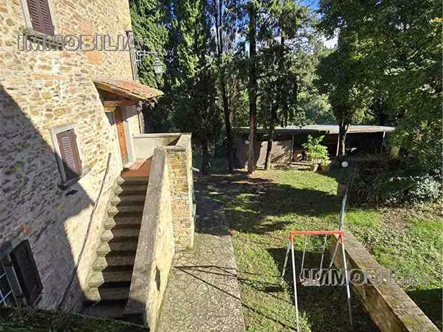Immagine 21 di Villa in vendita  a Arezzo