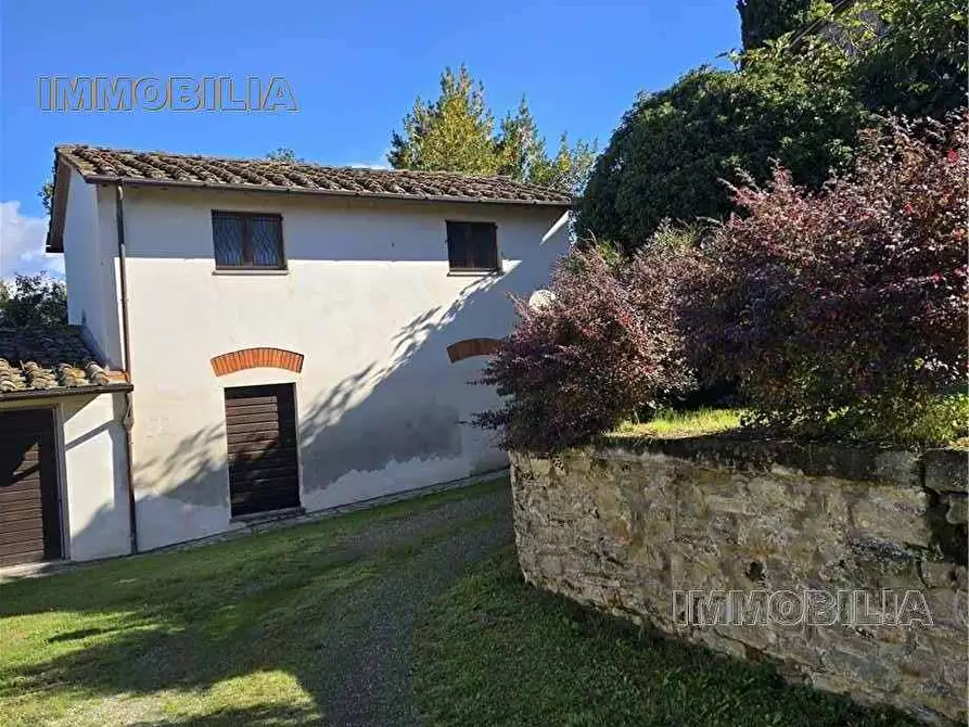 Immagine 22 di Villa in vendita  a Arezzo