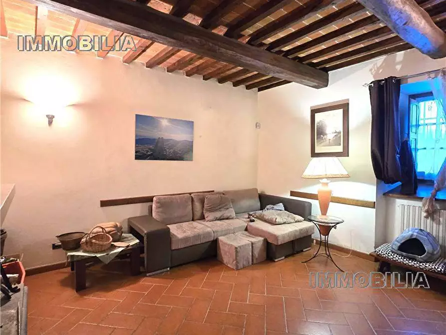 Immagine 4 di Villa in vendita  a Arezzo