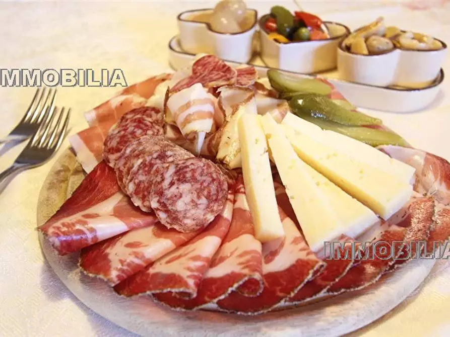 Immagine 1 di Attività commerciale in vendita  a Sansepolcro