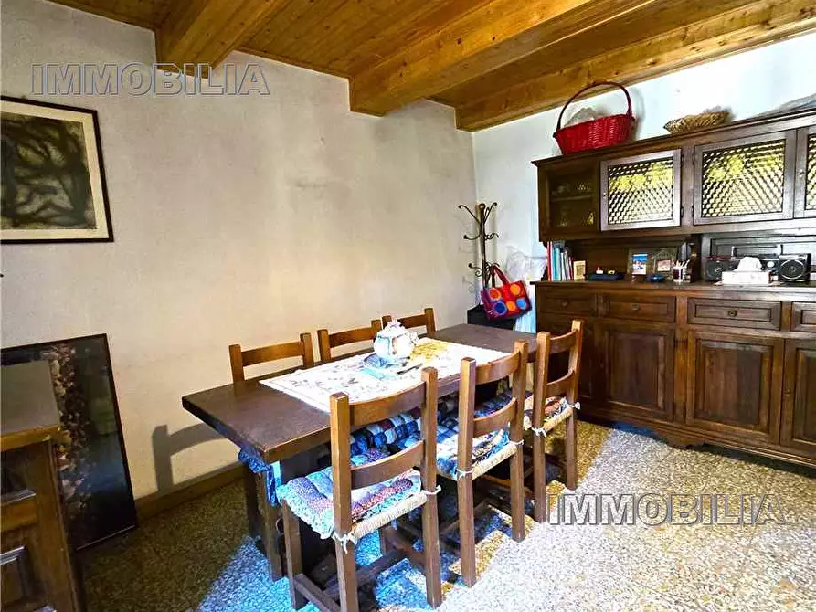 Immagine 2 di Porzione di casa in vendita  a Caprese Michelangelo