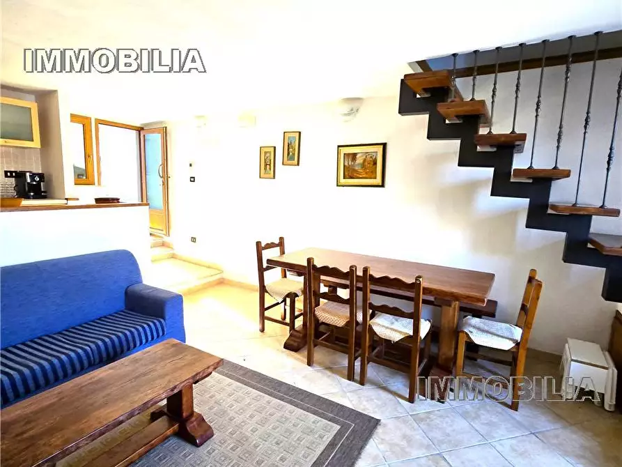 Immagine 2 di Porzione di casa in vendita  a Caprese Michelangelo