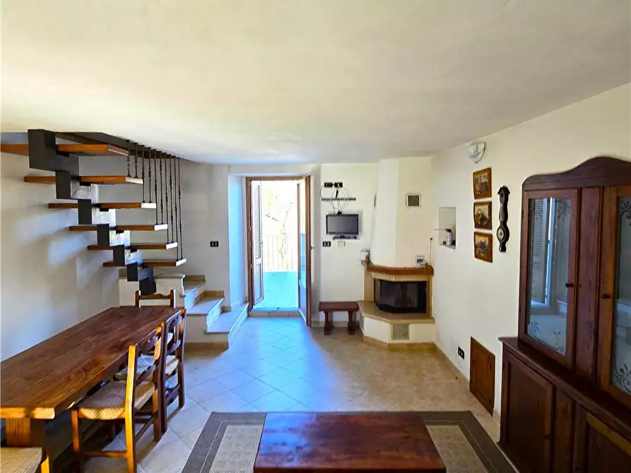 Immagine 3 di Porzione di casa in vendita  a Caprese Michelangelo