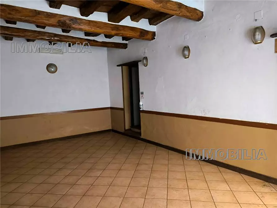 Immagine 2 di Ufficio in vendita  a Sansepolcro