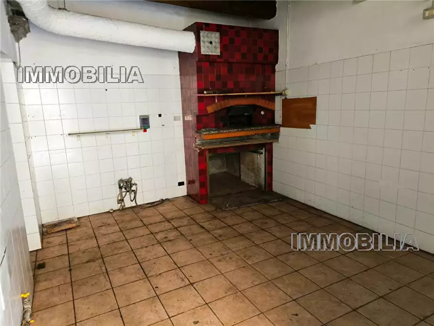 Immagine 4 di Ufficio in vendita  a Sansepolcro