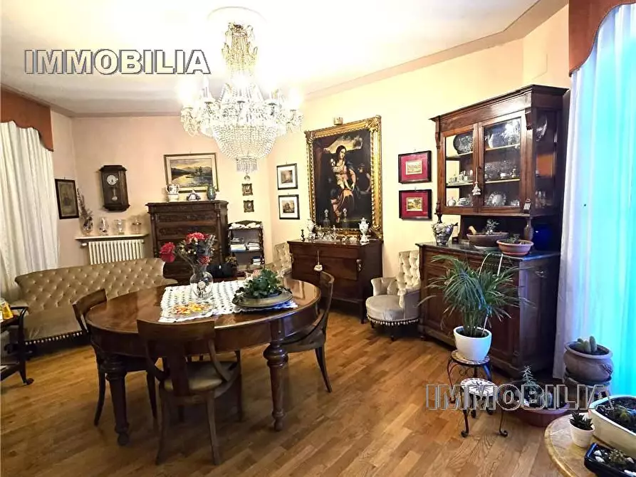 Immagine 1 di Villa in vendita  a Monterchi
