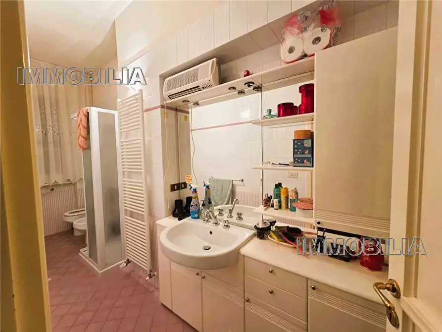 Immagine 21 di Villa in vendita  a Monterchi