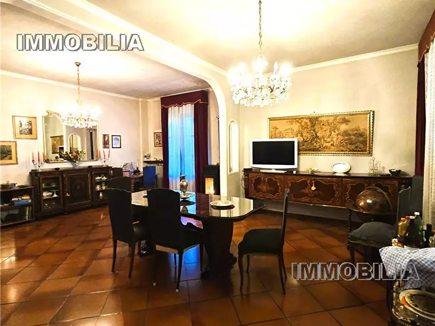 Immagine 25 di Deposito in vendita  a Arezzo
