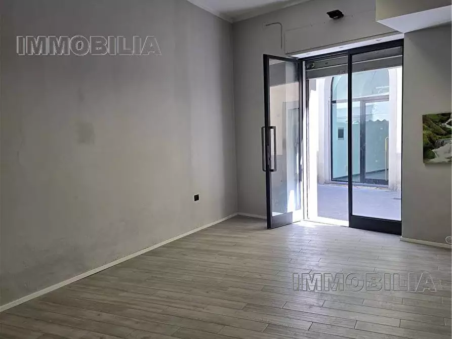 Immagine 4 di Ufficio in vendita  a Sansepolcro