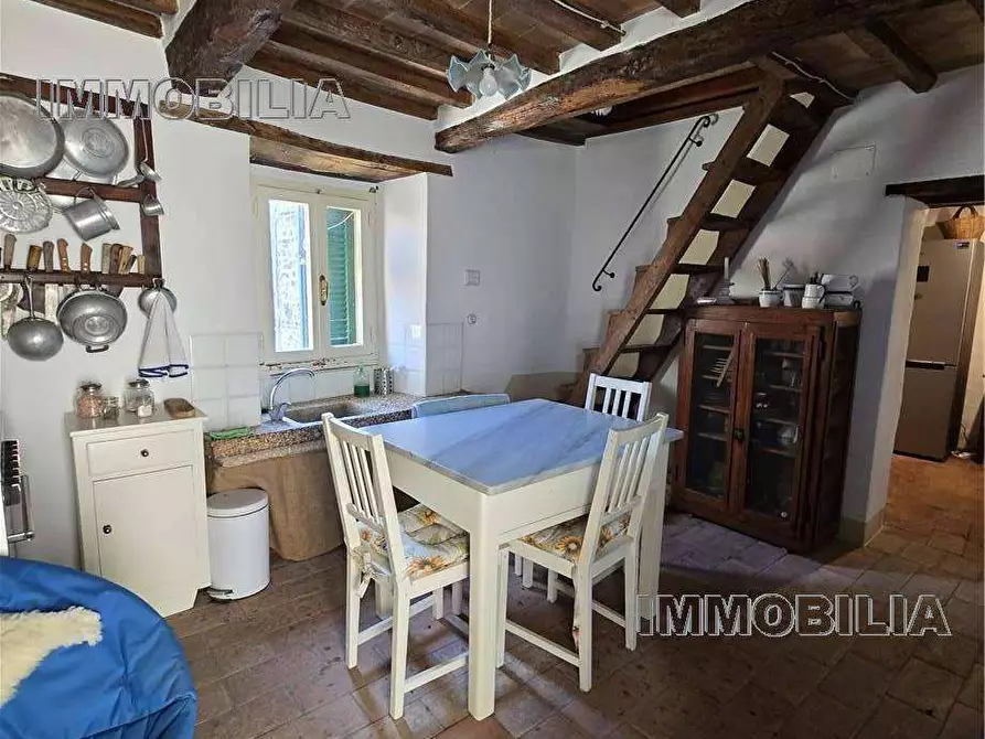 Immagine 11 di Porzione di casa in vendita  a Caprese Michelangelo