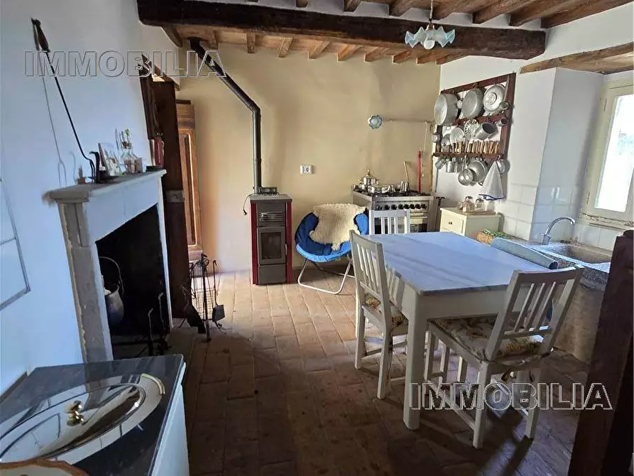 Immagine 12 di Porzione di casa in vendita  a Caprese Michelangelo