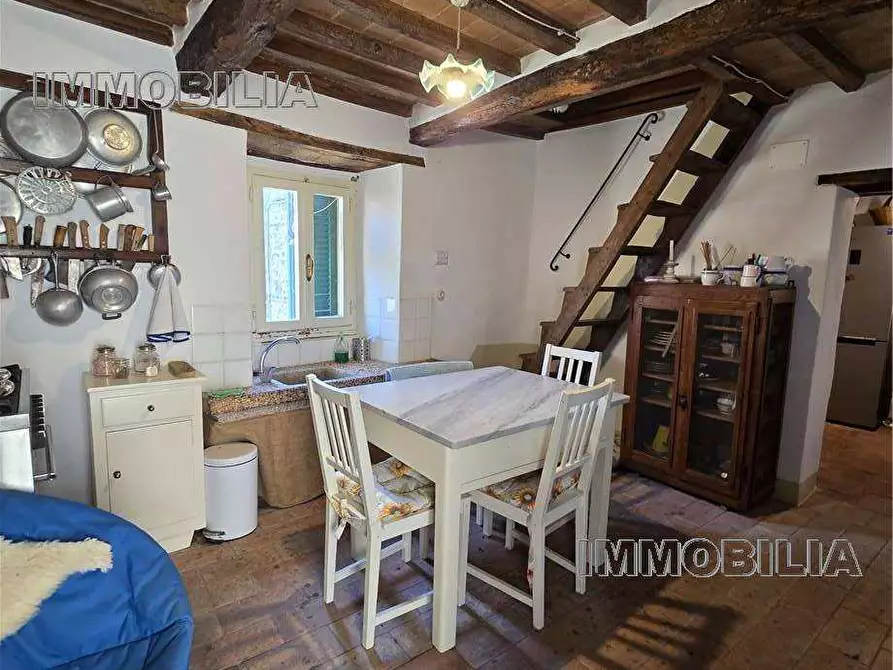 Immagine 13 di Porzione di casa in vendita  a Caprese Michelangelo